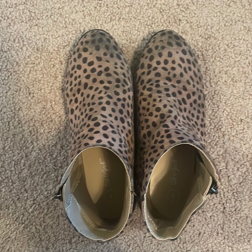 Cat & Jack Leopard Booties (little girl)